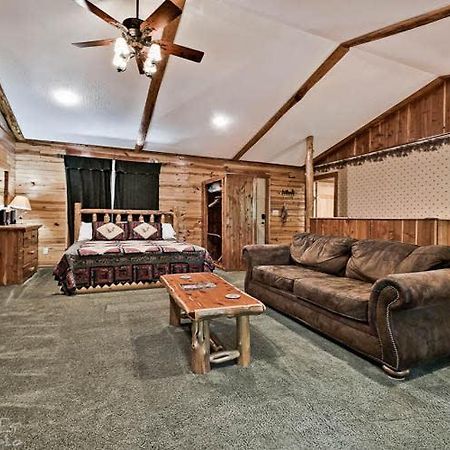 Secluded 2 Story Cabin Pool Wifi Smart Tvs Eureka Springs Exterior photo